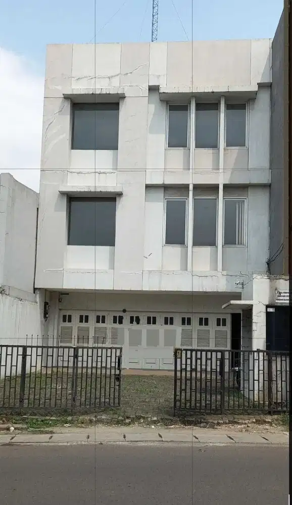 Ruko 4 Lantai di Tegal Rotan Bintaro Tangerang Selatan