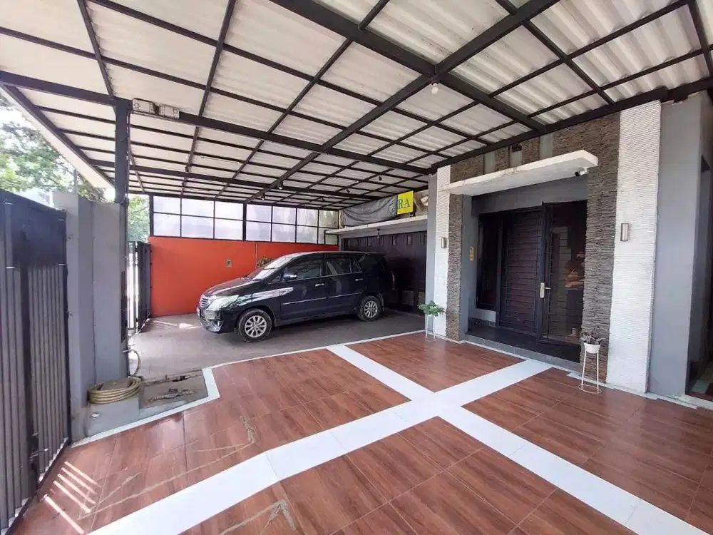 Rumah 2 Lantai Semi Furnished Lokasi Strategis di BSD