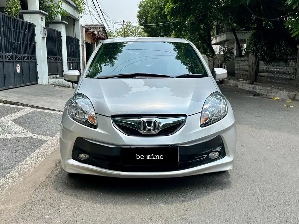 Honda Brio E 1.2 AT Silver Metalik 2015 mulus pribadi cash nego ori