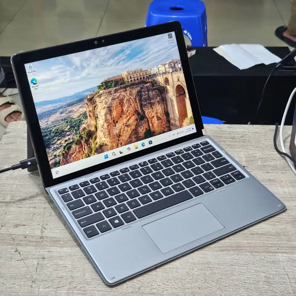 Dell 7210 core i7 gen 10 ram 16gb ssd 256gb 2in1 touch sekolah kerja