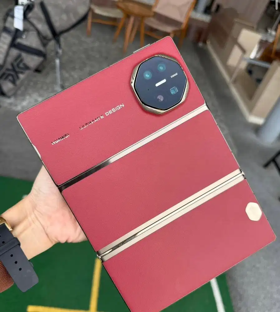 Huawei Mate XT Fold 3 Memory 1 TB Ultimate Design