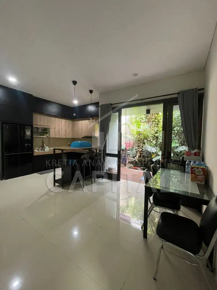 RUMAH SEMI FURNISHED DI TAMAN HOLIS INDAH II