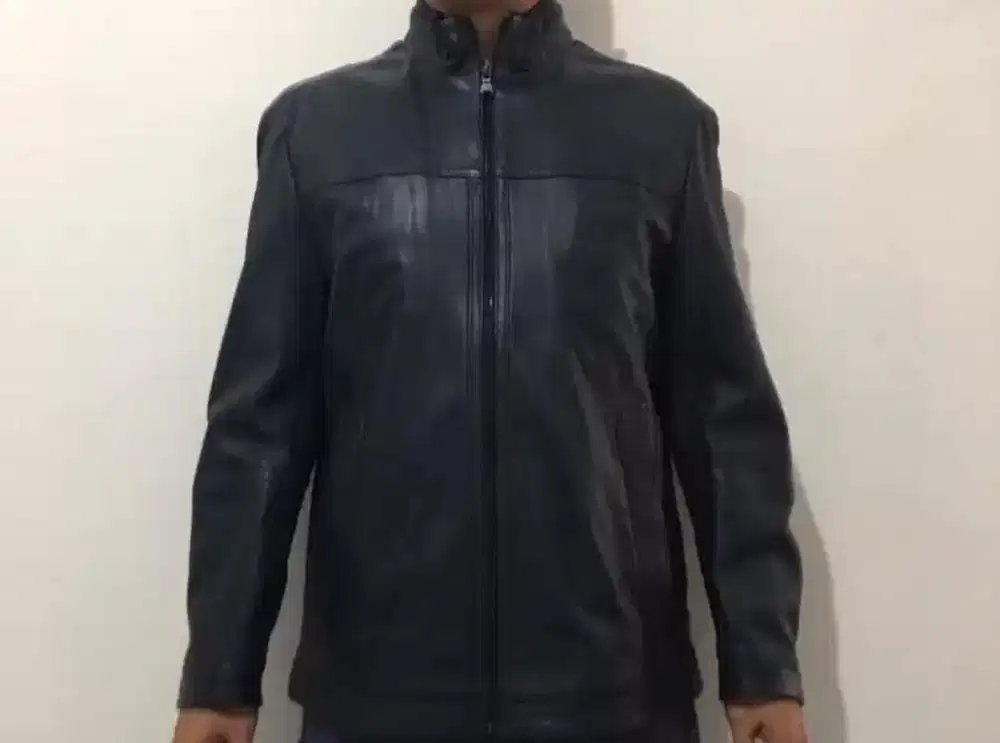 Jual jaket kulit 100% Huggo boss ORI