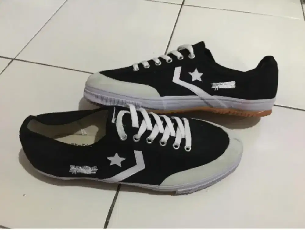 Sepatu jumbo Kodachi