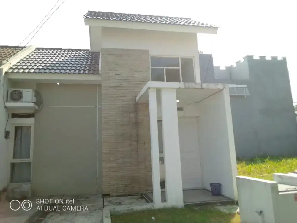 Dijual/Take over rumah di Gedangan