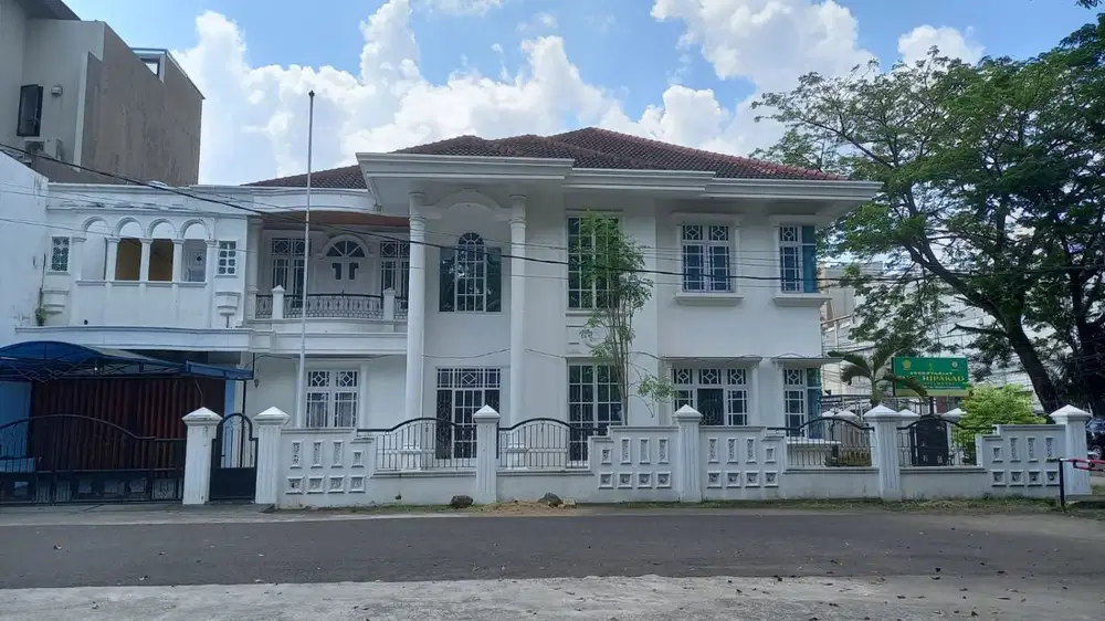 SEWA RUMAH TENGAH KOTA JALAN POM IX PALEMBANG – Samping Aryaduta Hotel