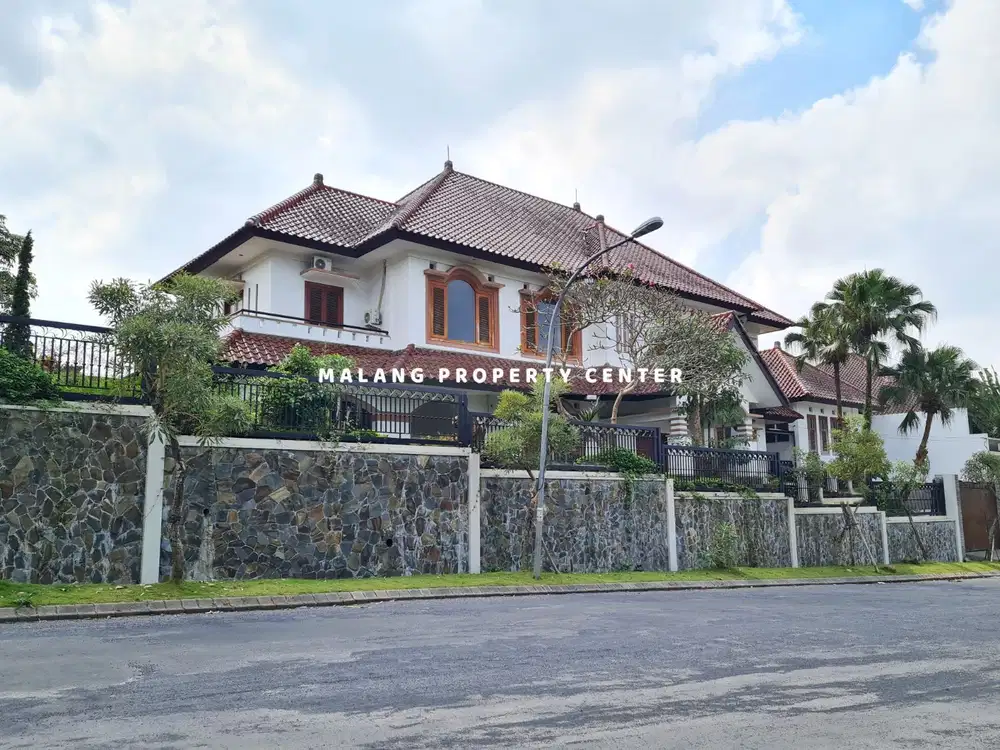 Rumah Mewah Luas 1.003 m2 di Jalan Utama Perumahan Elite Villa Puncak Tidar VPT