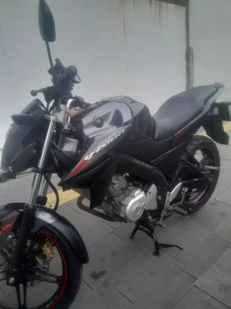 Yamaha vixion th 2015 mulus km 11.000