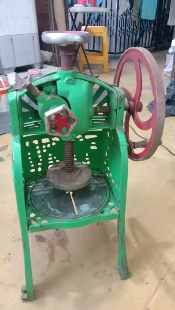 Mesin serut es manual jadul