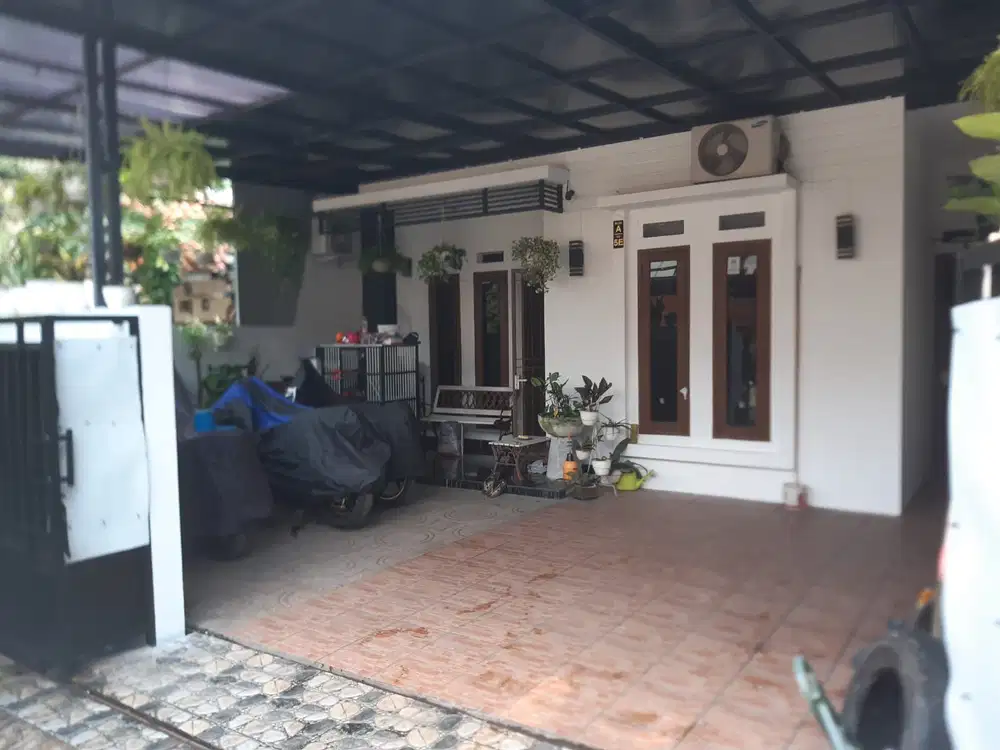 TURUN HARGA: Di Jual Rumah siap huni di komplek UI tanah Baru Beji Depok