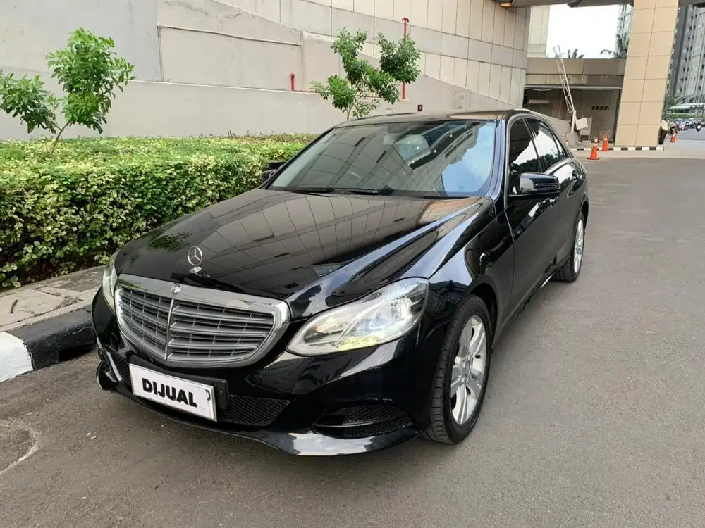 Mercedes Benz Mercy E200 E 200 Hitam NO MALFUNCTION Baru Peremajaan!