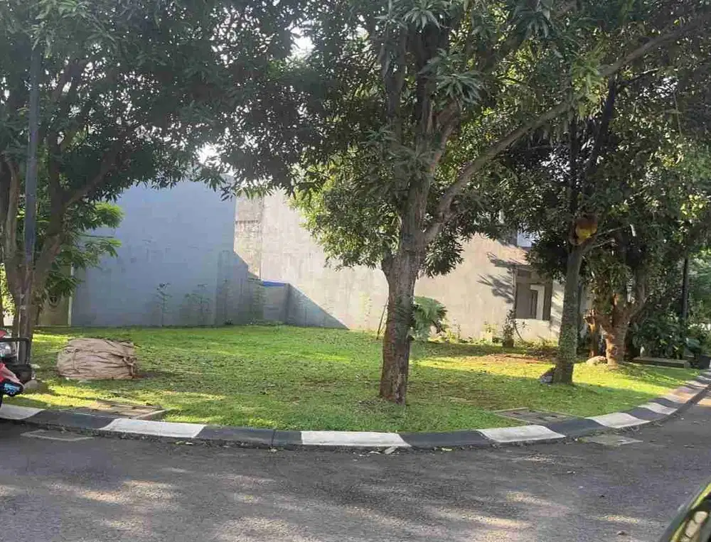 Tanah  jual hoek  dekat  sport club Legenda wisata