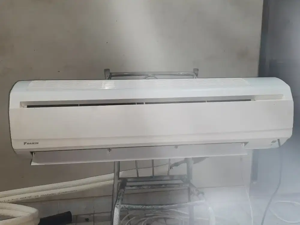 Ac 2pk merk daikin 2pk