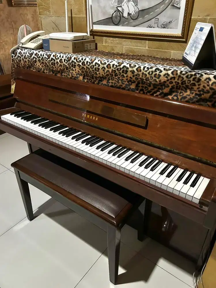 Piano Yamaha M1