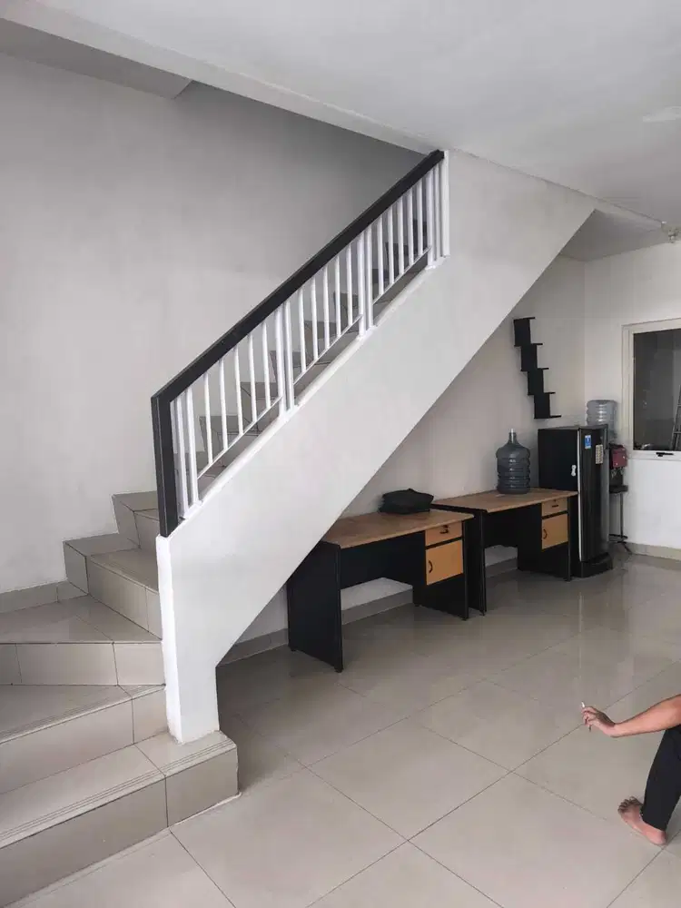 Disewakan Rumah Siap Huni di Perumahan Golf Lake Residence JakBar