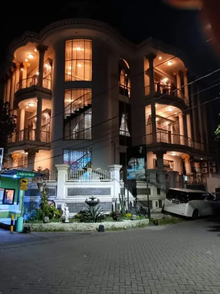 Rumah Classic Rungkut Surabaya