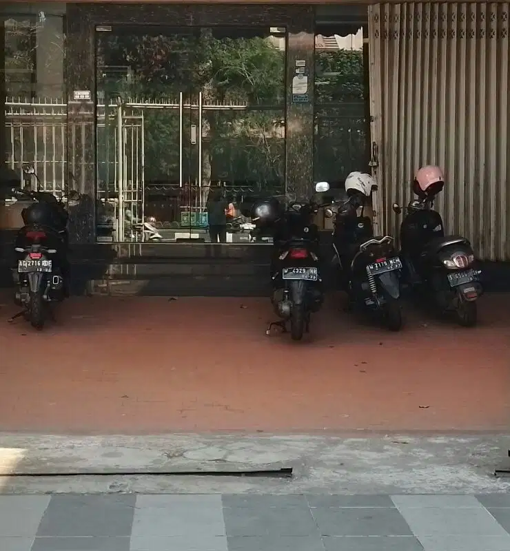 Dijual Murah Ruko Strategis di Urip Sumoharjo