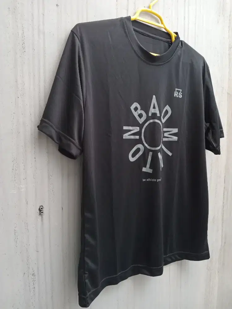 Kaos badminthon ukuran L dewasa baru gress