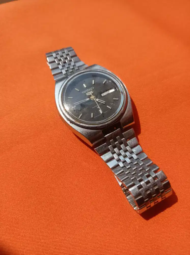 Jam Tangan Pria Seiko 5
Automatic