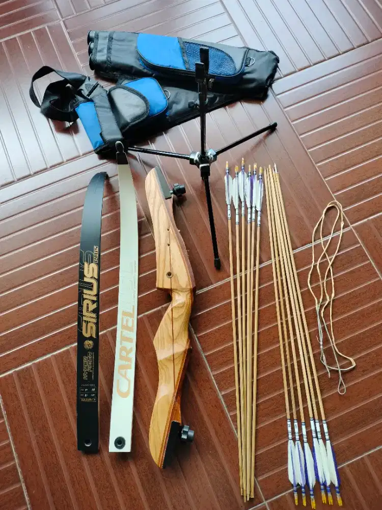 Cartel Sirius Busur Panahan