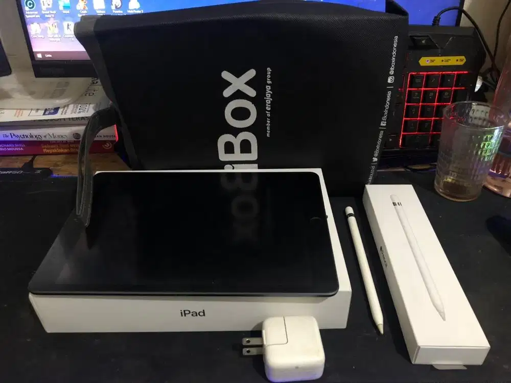 iPad 7th Gen + Apple Pencil 1st Gen Ex iBox