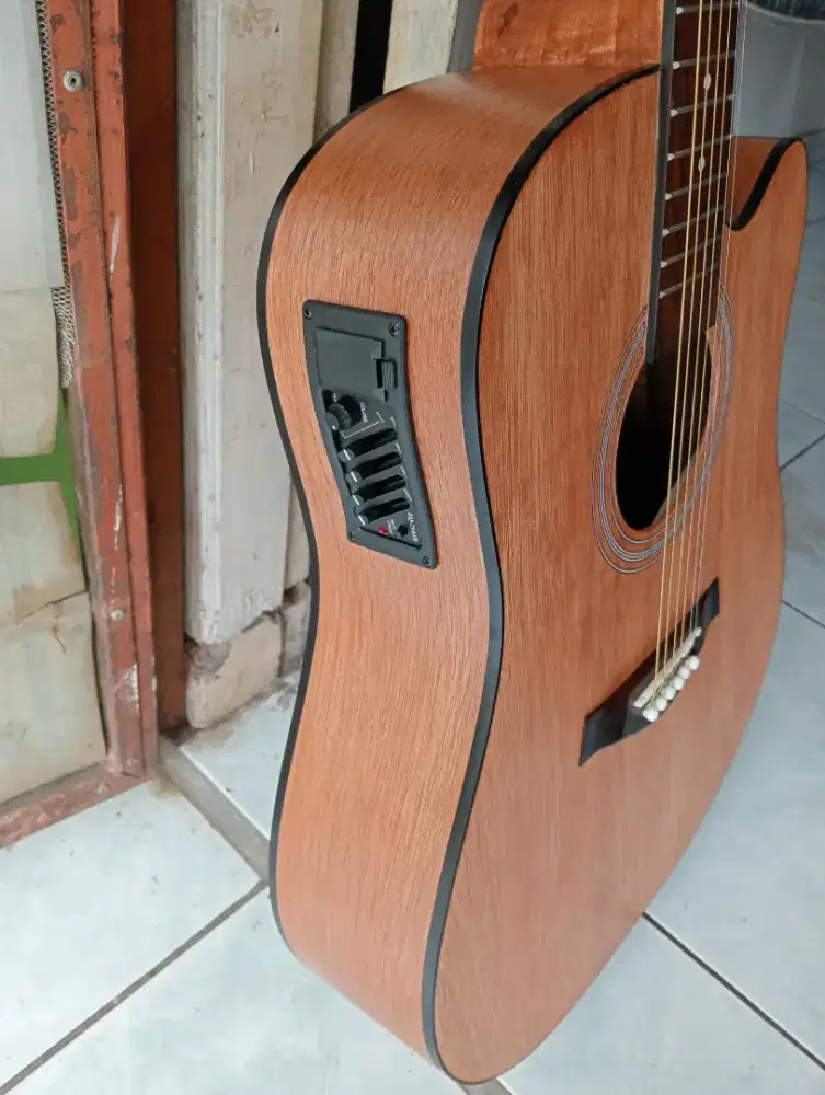 Gitar Akustik Elektrik Cowboy GWC 235 NS jumbo Cutway
