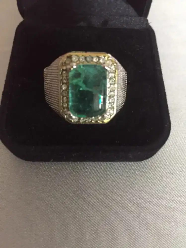 Cincin mewah Keren Zambrut