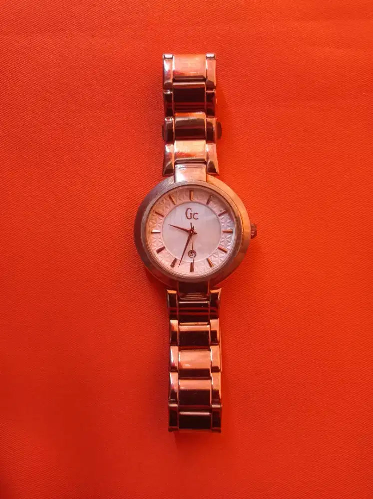 Jam Tangan Wanita Guess