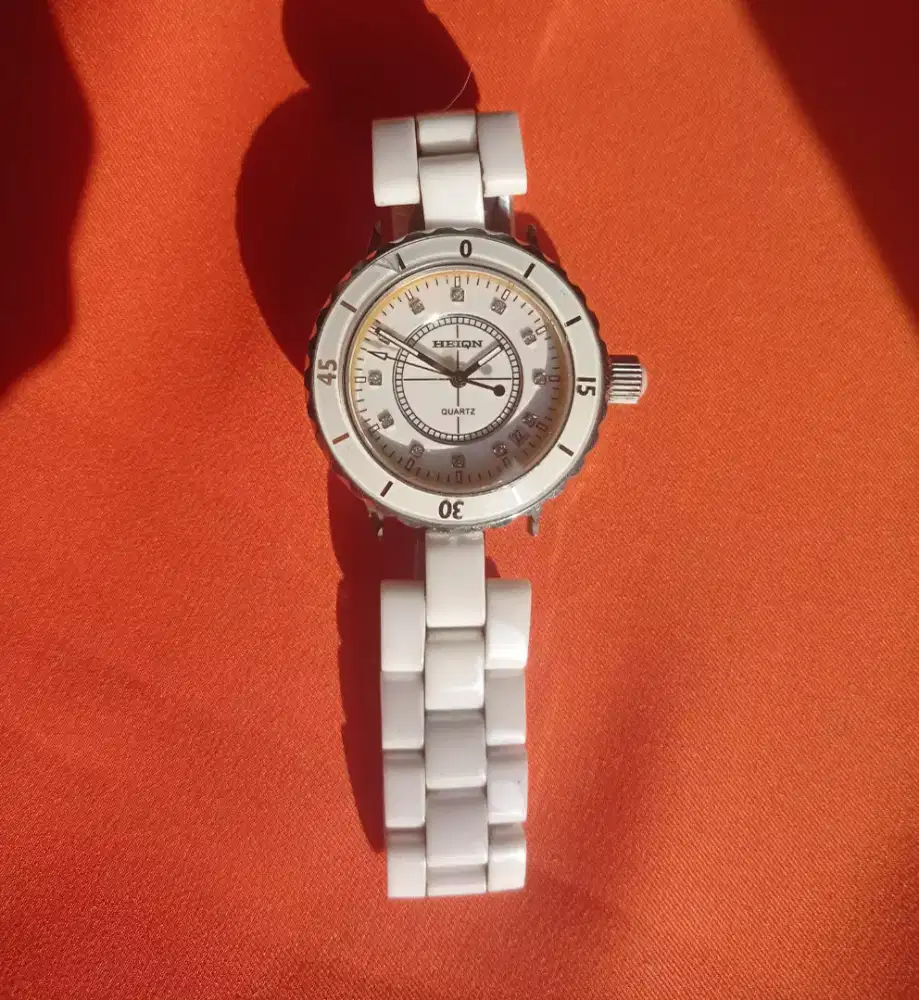 Jam Tangan HEIQN
Sapphire Classs