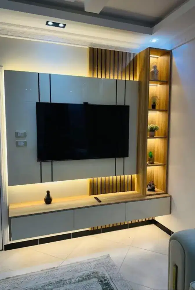 Backdrop TV Minimalist