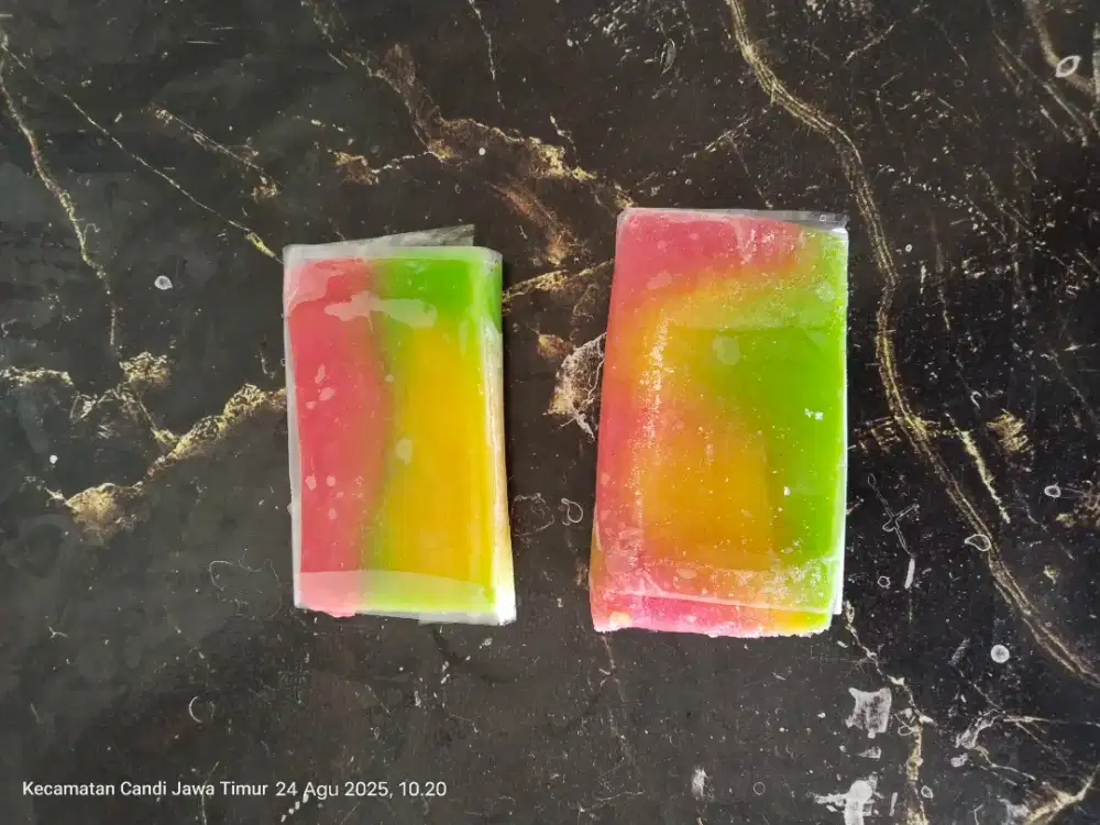 es gabus warna warni