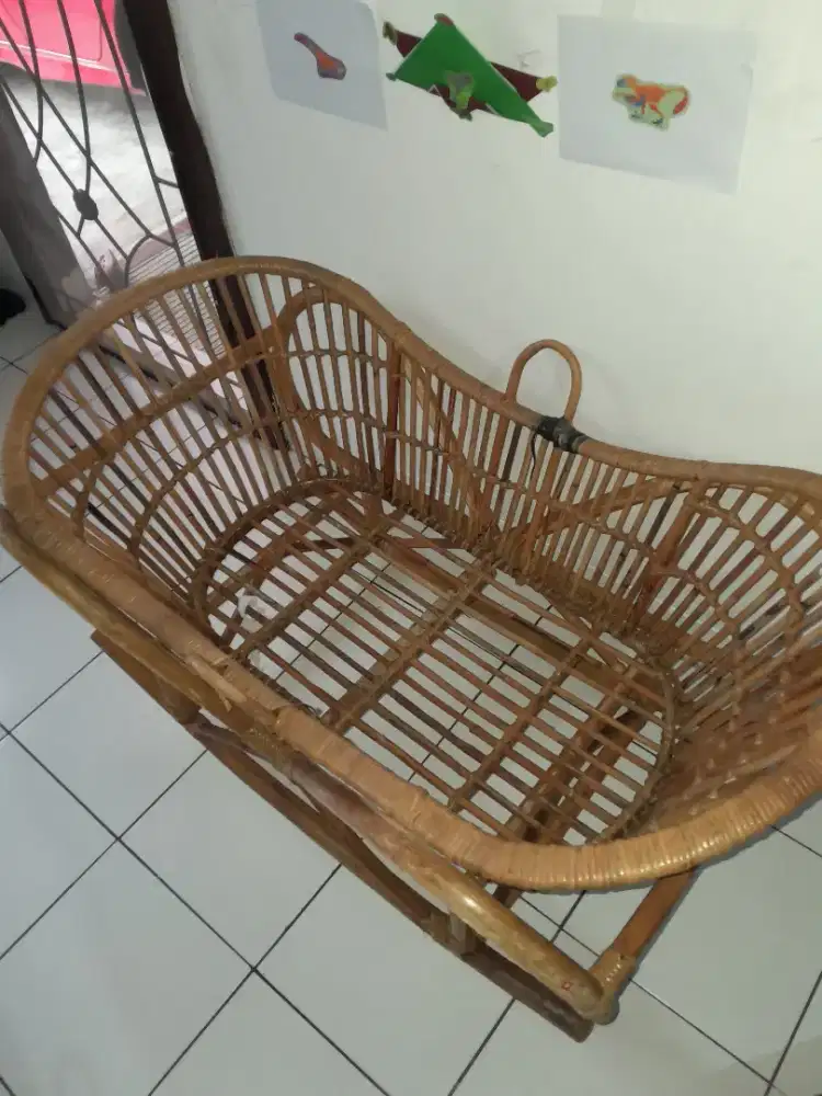 AYUNAN ROTAN BAYI