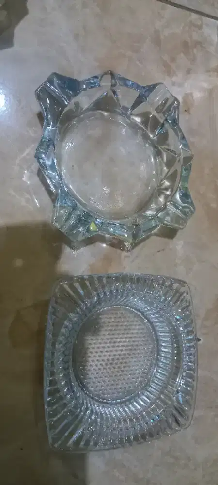 Asbak kaca 1 buah 9ribu