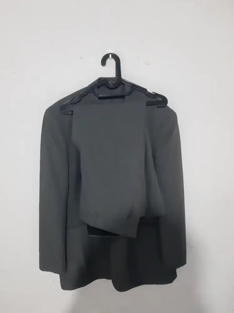 1 STEL JAS CELANA PRIA WARNA GREY CARTHAGO PRIA MEWAH