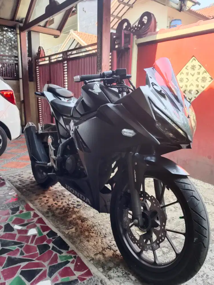 Honda CBR 150R (2019)