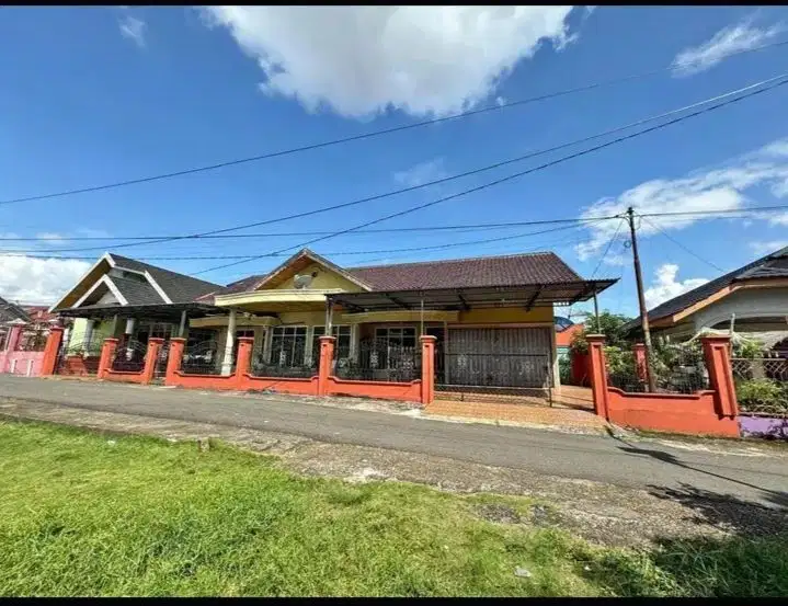 Rumah furnished di simpang 3 sipin, jambi