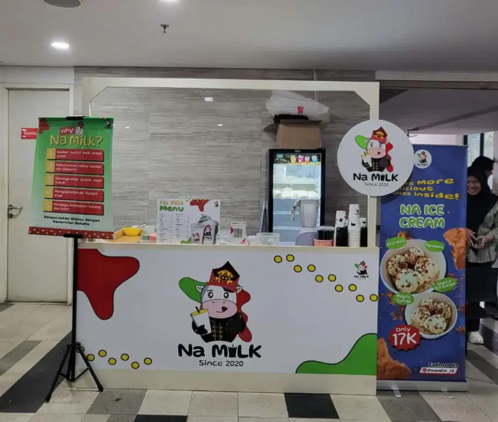 Waiter/ Jaga Booth