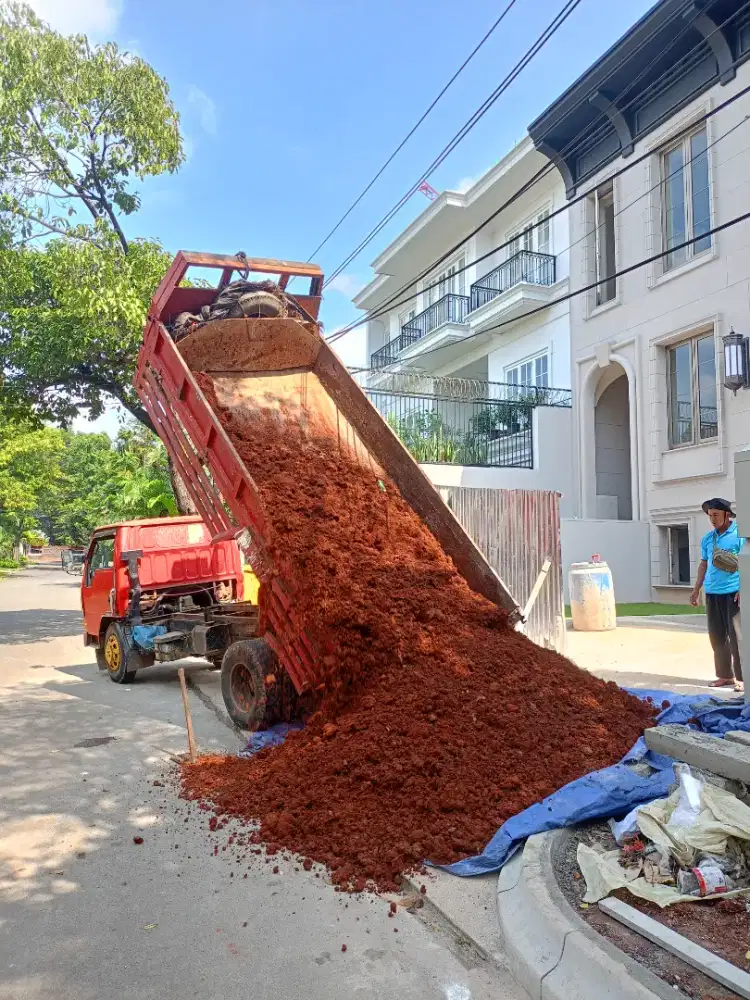 Menerima penguruga tanah merah