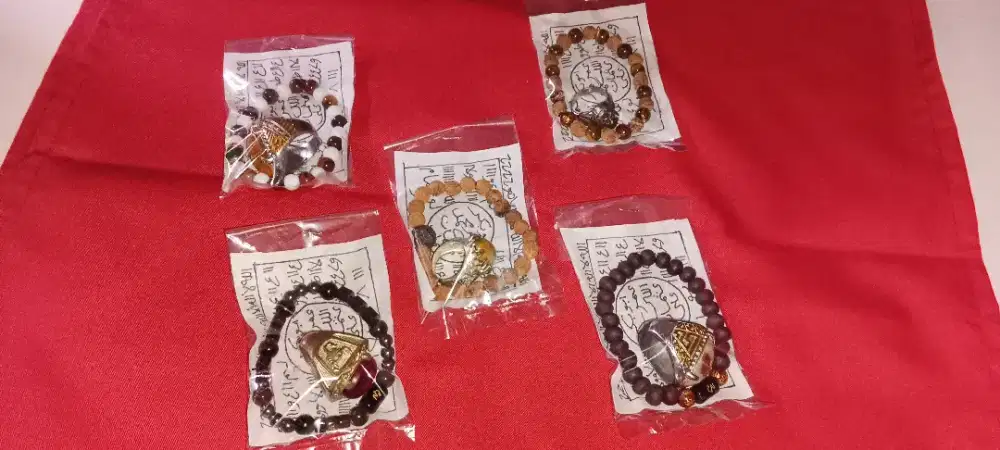 Cincin dan gelang paketan