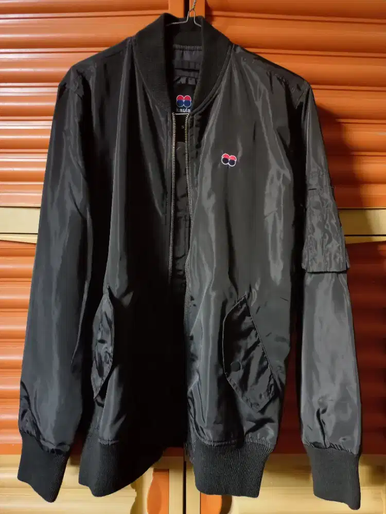 SECOND - KAULA INDONESIA - HALSTER BLACK BOMBER JACKET