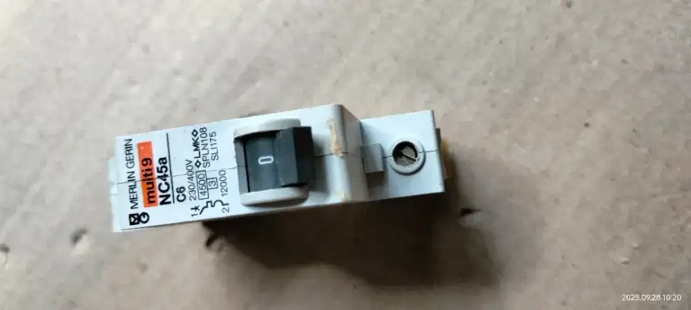 MCB C6 NC45a MERLIN GERIN 230/400v