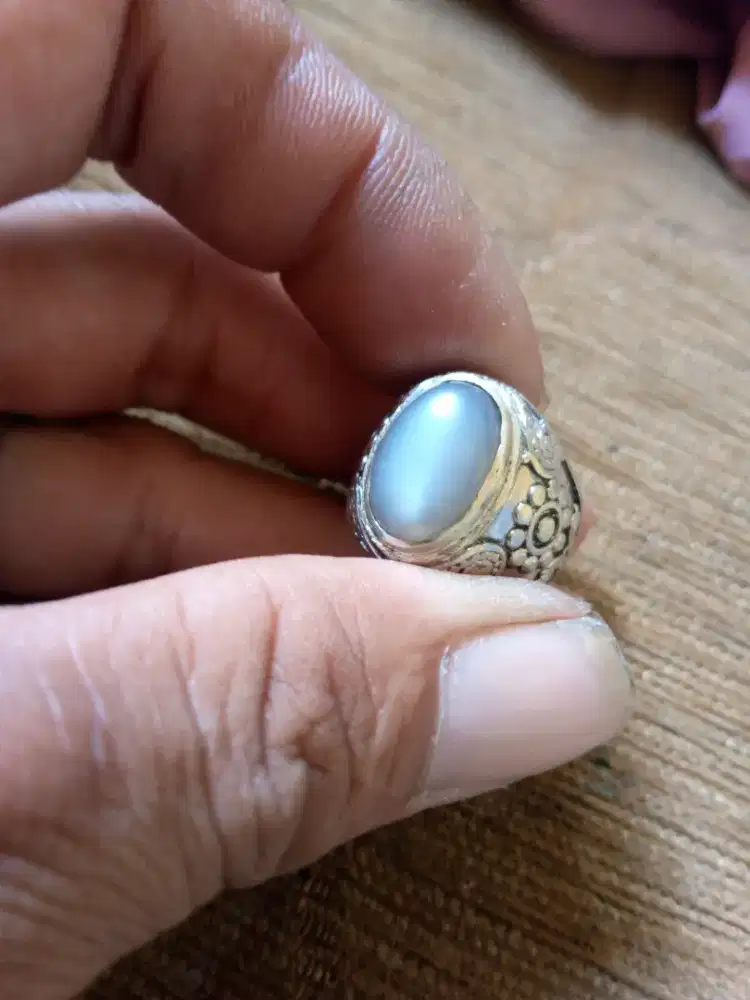 Batu akik biduri bulan