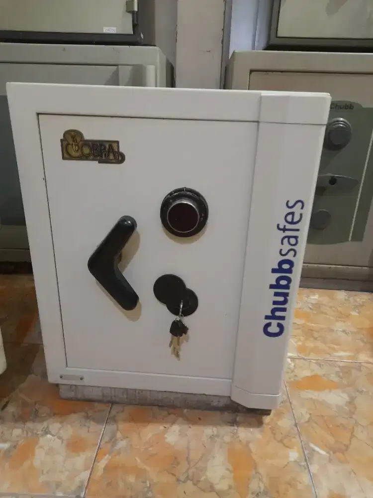 BRANKAS / BRANGKAS CHUBB COBRA EXECUTIVE B SIZE 2