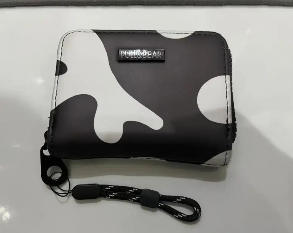 Dompet Pouch Pull&Bear  Original Black and White Mulus