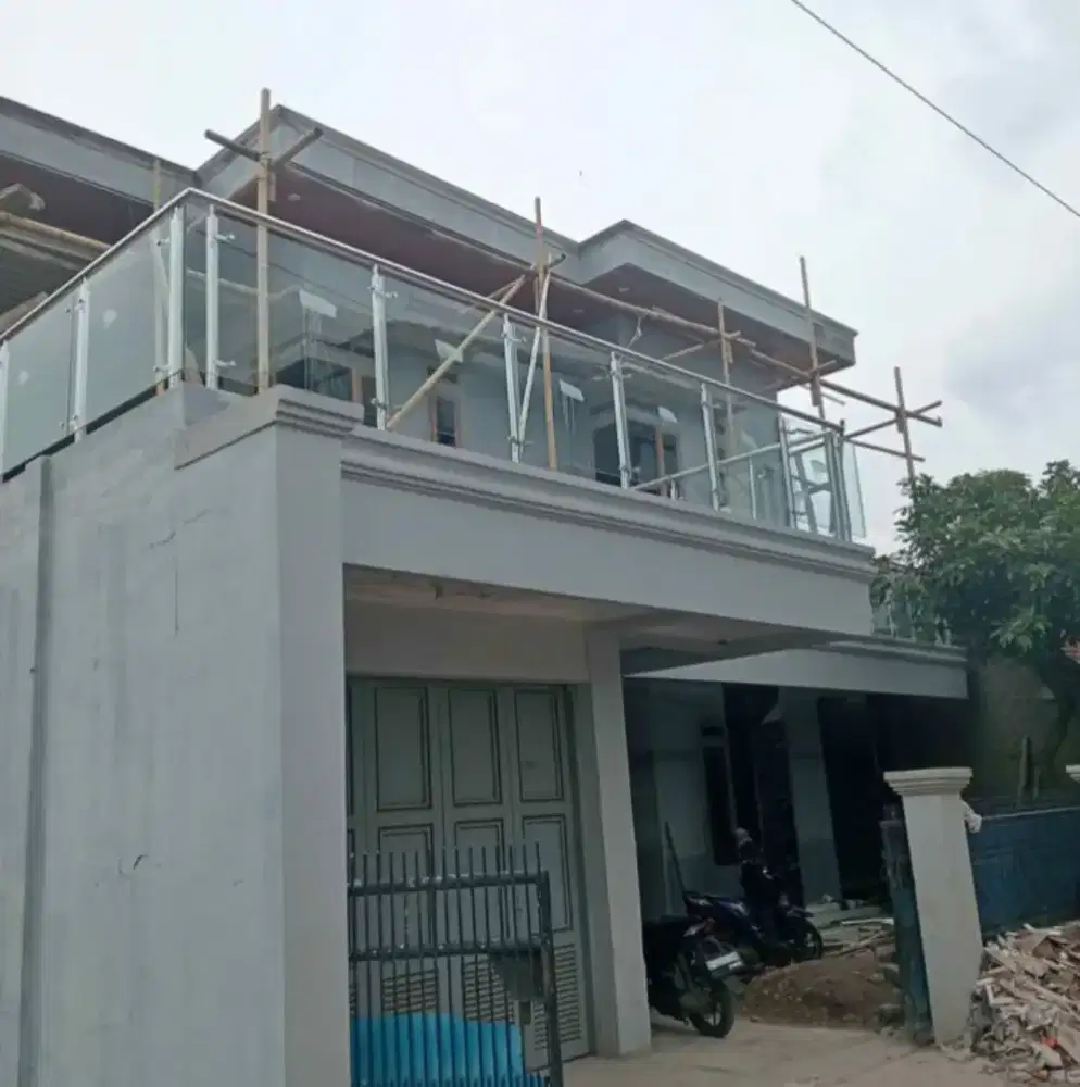 Reling tangga stanlis kaca