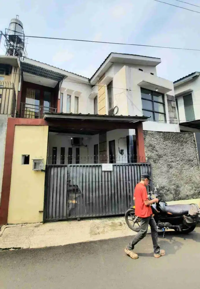 Rumah strategis Pejaten Pasar Minggu 3 kmr 75jt/thn jln 2 mbl