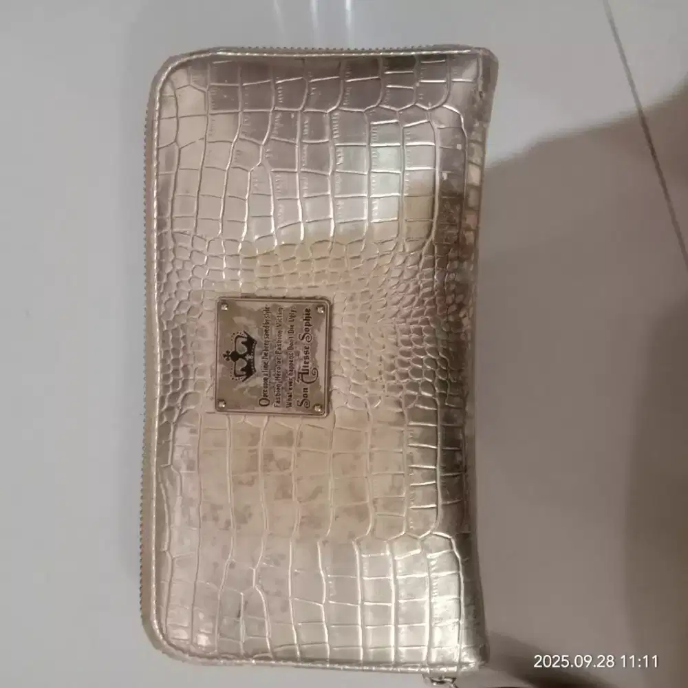 Dompet model Buka warna Gold