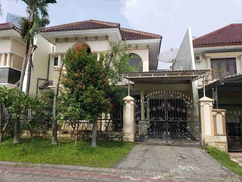 Dijual Cepat, Murah, Mewah, Strategis, Rumah 2lt, di Vila Bukit Mas