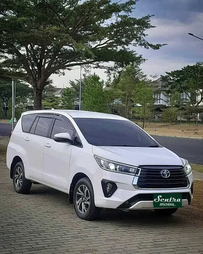 Innova Reborn V Diesel Matic 2023 / 2022 | LOW KM 52RB