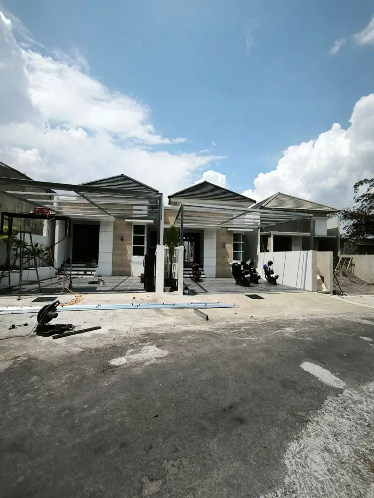 RUMAH SIAP HUNI DI TIMUR JL KALIURANG KM 10